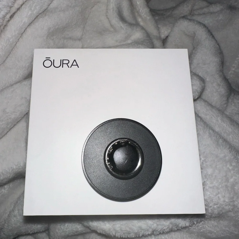 ŌURA Black Ring Charger